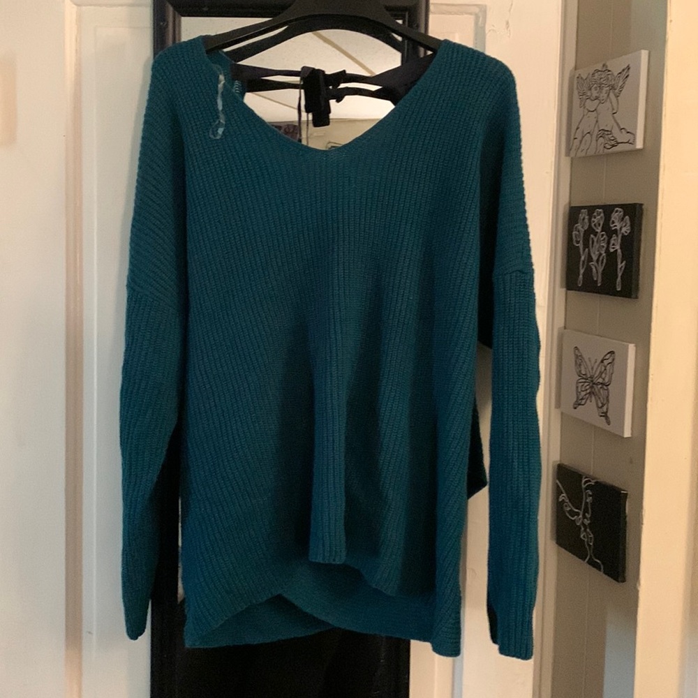 Brand new open back Rue21 sweater
